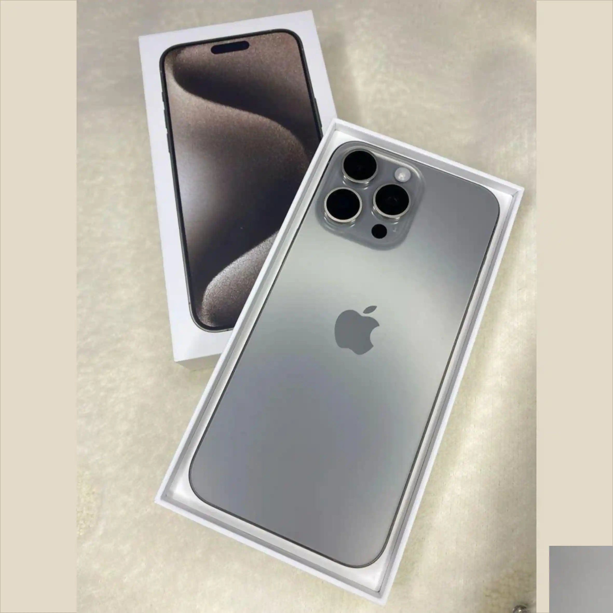 iPhone 15 Pro Max Réplica Perfeita 512GB Goophone Premium